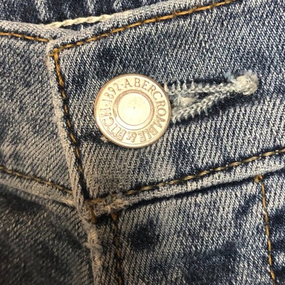 Abercrombie & Fitch Mens Distressed Skinny Tapered Jeans 31 x 30 Medium Wash - Picture 9 of 14